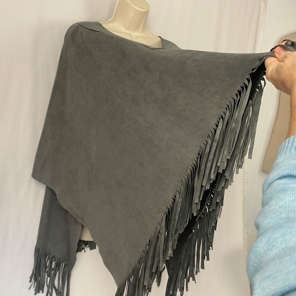 Karen Kane Poncho Womens Small Medium Gray Faux Suede Fringe Western Boho Chic - Picture 4 of 10